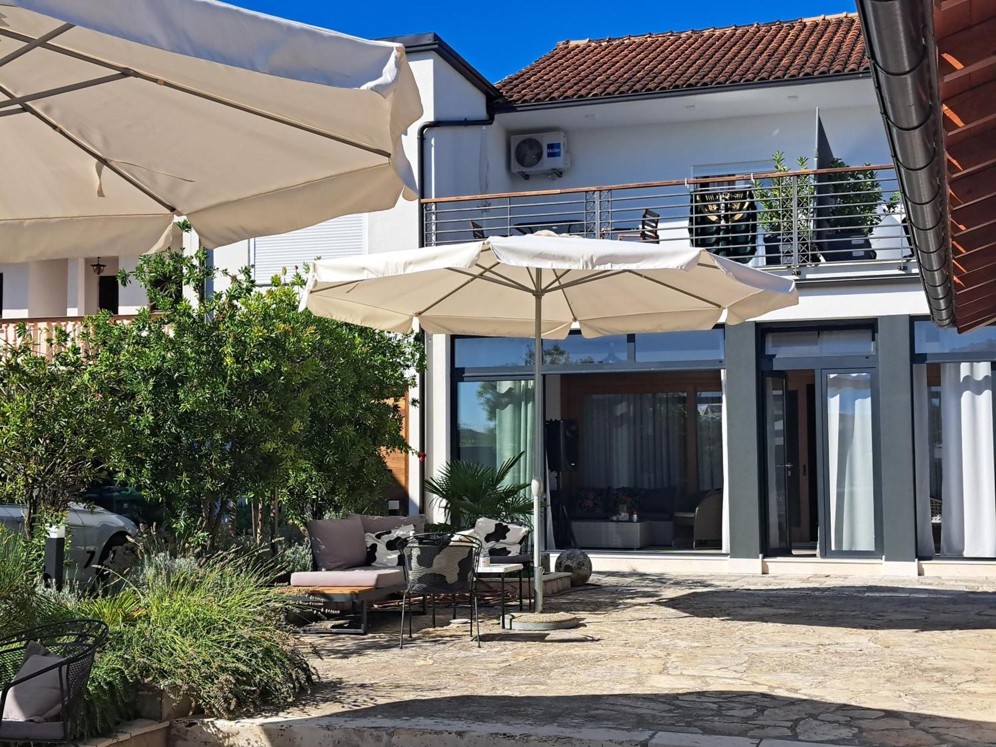Apartmani Kameno Sidro Bilice Exterior photo